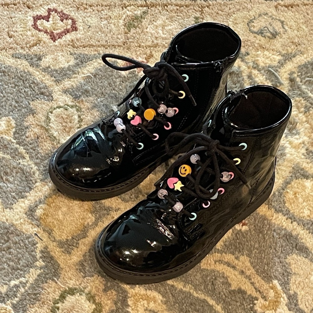 The Children's Place Girls Combat Boots Size 2 Patent Leather Black School